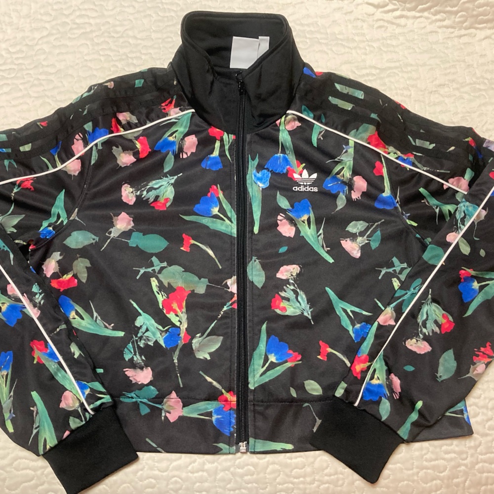 Adidas cropped workout/cropped sweater XS(size 6 in UK)